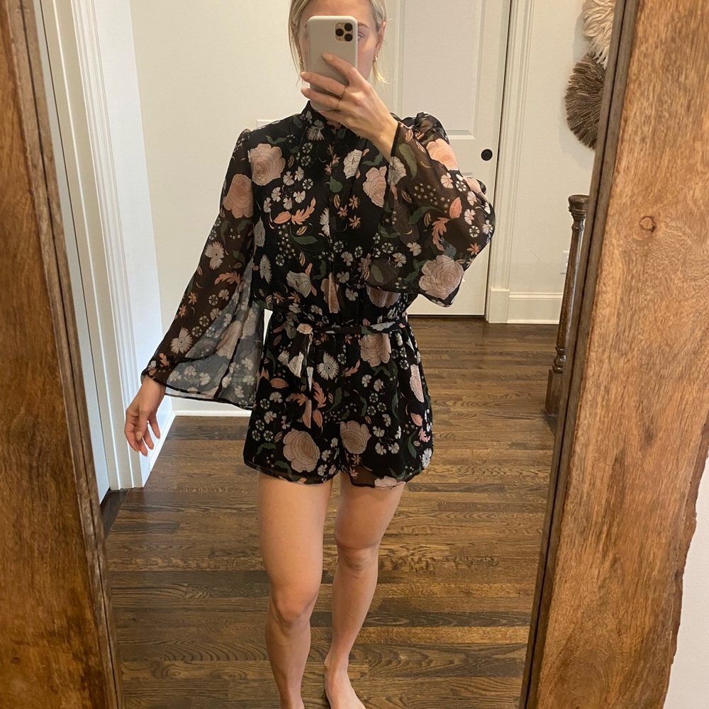 BB Dakota Floral Romper with Belt size Small